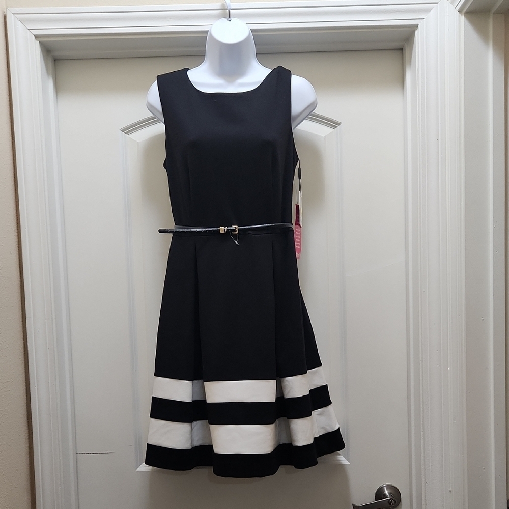 Elegant Black and White Sleeveless Dress